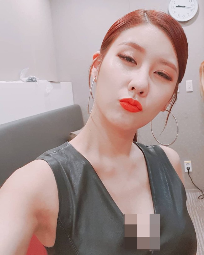 Meski berkencan dengan Brady, Stephani masih tinggal di Korea karena kelompok baletnya dan menunggu konfirmasi casting. Jadi aku meminta reporter untuk tidak menulis hal yang menyakiti fans yang telah mendukung dan menyemangatiku, Foto: Instagram @stephanie_kim