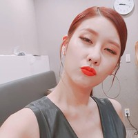 Meski berkencan dengan Brady, Stephani masih tinggal di Korea karena kelompok baletnya dan menunggu konfirmasi casting. Jadi aku meminta reporter untuk tidak menulis hal yang menyakiti fans yang telah mendukung dan menyemangatiku, Foto: Instagram @stephanie_kim