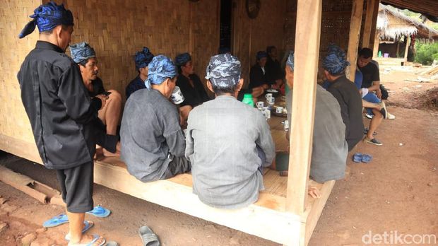 Masyarakat Adat Baduy mengajukan permohonan kepada Presiden Joko Widodo (Jokowi) agar menghapuskan kawasan adat Baduy sebagai destinasi wisata.