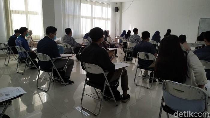 Empat persen dari 1.090 peserta Ujian Tulis Berbasis Komputer (UTBK) tak hadir di Universitas Brawijaya (UB) pada hari pertama. Mereka diangap mengundurkan diri.