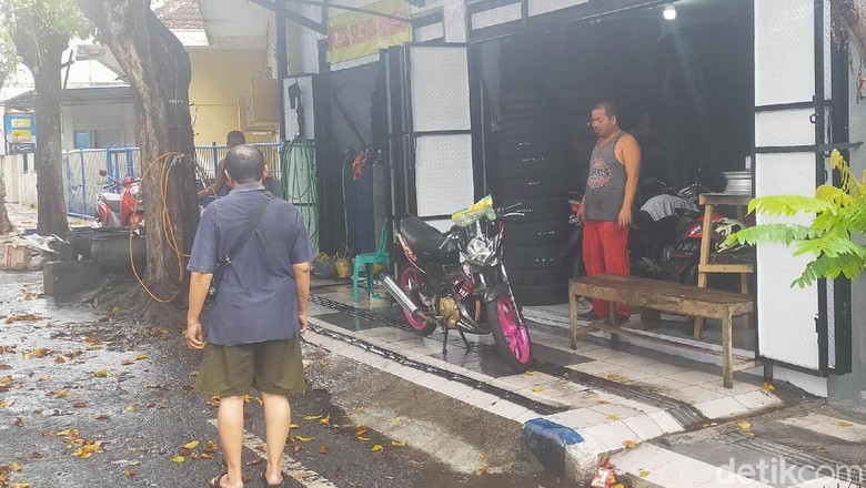 Tambal Ban Mobil Sampai Rp 600 Ribu Produsen Ban Nggak 