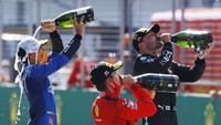 Para penghuni podium GP Austria, Valtteri Bottas Mercedes AMG Petronas Formula One Team 71 Laps, Charles Leclerc Scuderia Ferrari Mission Winnow +2.700 dan Lando Norris McLaren F1 Team +5.491. Leonhard Foeger/Pool via Getty.