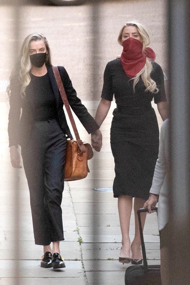 Persidangan kali ini memperkarakan gugatan Johnny terhadap The Sun dan penerbitnya, News Group Newspapers, serta Editor Eksekutif The Sun Dan Wootton. Bintang The Pirates of the Caribbean itu keberatan dengan salah satu artikel The Sun yang terbit pada 2018. (Foto: Getty Images/Peter Summers)