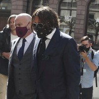 Saksi lain yang kemungkinan hadir di persidangan ini adalah para mantan kekasih Depp, Vanessa Paradis dan Winona Ryder. Sebelumnya, mereka membantah bahwa aktor 57 tahun itu adalah seorang yang keras dan kasar. (Foto: AP Photo/Steve Parsons)