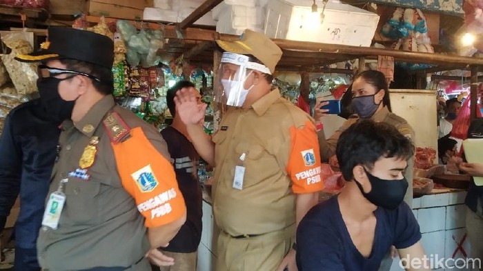 ASN awasi penerapan protokol kesehatan di Pasar Minggu Jaksel