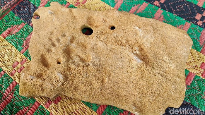 Batu telapak kaki di Ciamis