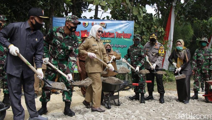 bupati anna