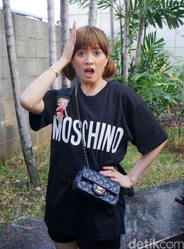 Chika Jessica saat ditemui di kawasan Trans TV.