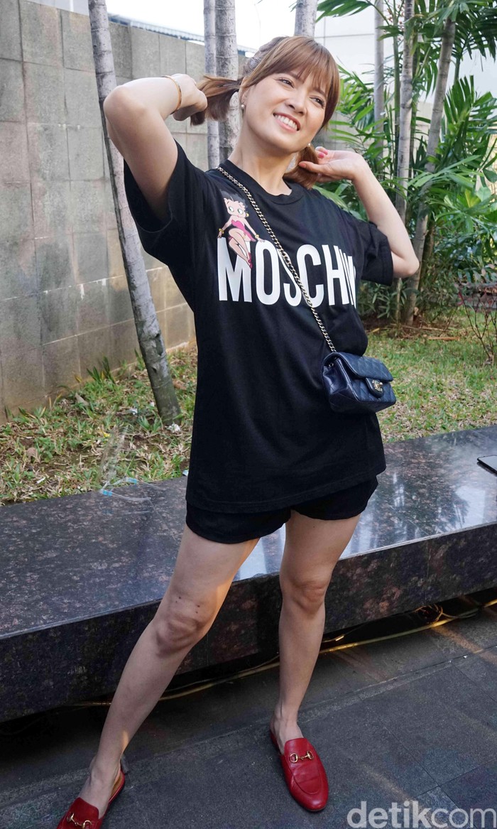 Chika Jessica Chika Jessica saat ditemui di kawasan Trans TV.