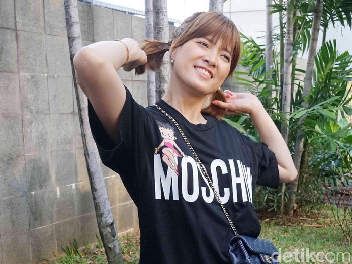 Chika Jessica saat ditemui di kawasan Trans TV.