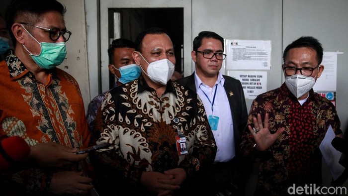 Didampingi Firli Bahuri, Komisi III DPR Cek Rutan KPK Komisi III DPR mengunjungi rutan KPK. Kegiatan itu dilakukan usai Komisi III DPR menggelar rapat dengar pendapat (RDP) dengan KPK.