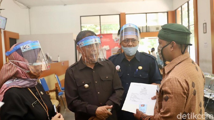 Dokumen kependudukan di Cimahi mulai menggunkan kertas HVS