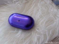Unboxing Galaxy Buds+ BTS Edition yang Menggemaskan