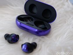 Unboxing Galaxy Buds+ BTS Edition yang Menggemaskan