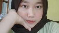 Menyoal inspirasi menggunakan nama ravia atau tali rafia, Emy mengaku karena sehari-hari dia kerap melihat tali rafia. Mengingat kehidupan di desa banyak menemui tali rafia.