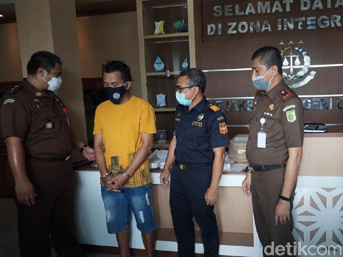 Jumpa pers soal rokok ilegal di Kejari Demak, Selasa (7/7/2020).