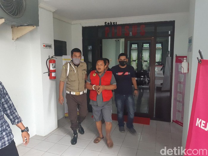 kejari serang tangkap DPO korupsi pnpm
