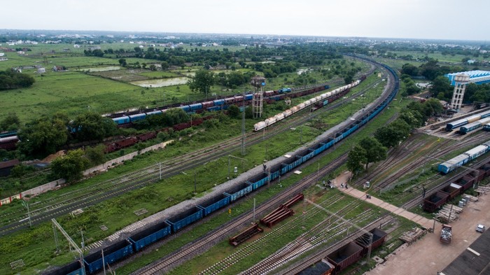 kereta barang india