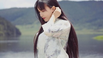 Dalam postingan Weibo pada 26 Agustus, asisten Li Ziqi menyampaikan kabar mengejutkan yang mengatakan Li Ziqi memutuskan rehat sejenak dan mundur dari YouTube. Foto: YouTube Li Ziqi