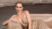 Bahkan keduanya pun berbagi taksi meskipun arah rumah mereka berbeda. Dok. Instagram/lilyjamesofficial