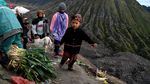Melihat Ritual Yadnya Kasada Suku Tengger