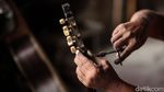 Geliat Bisnis Reparasi Gitar di Masa Pandemi