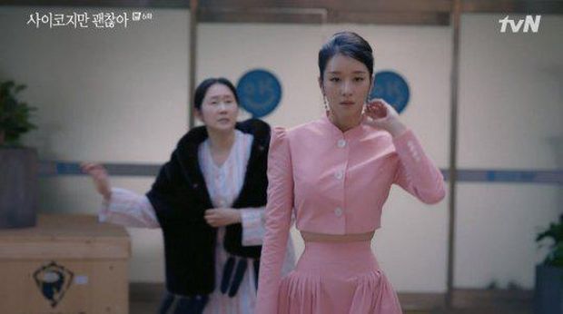 Seo Ye Ji Pamer Pinggang Semut Di Episode 6 It S Okay To Not Be Okay