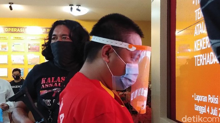 Polisi menetapkan Amda Mandala Salurante alias Pung Belo sebagai tersangka kasus penghinaan hingga melawan aparat di Toraja Utara (Hermawan-detikcom).
