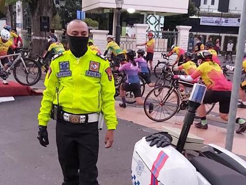 Polisi yang viral mengambil bendera di selokan, Brigadir Polisi Nanang Agus Rianto.