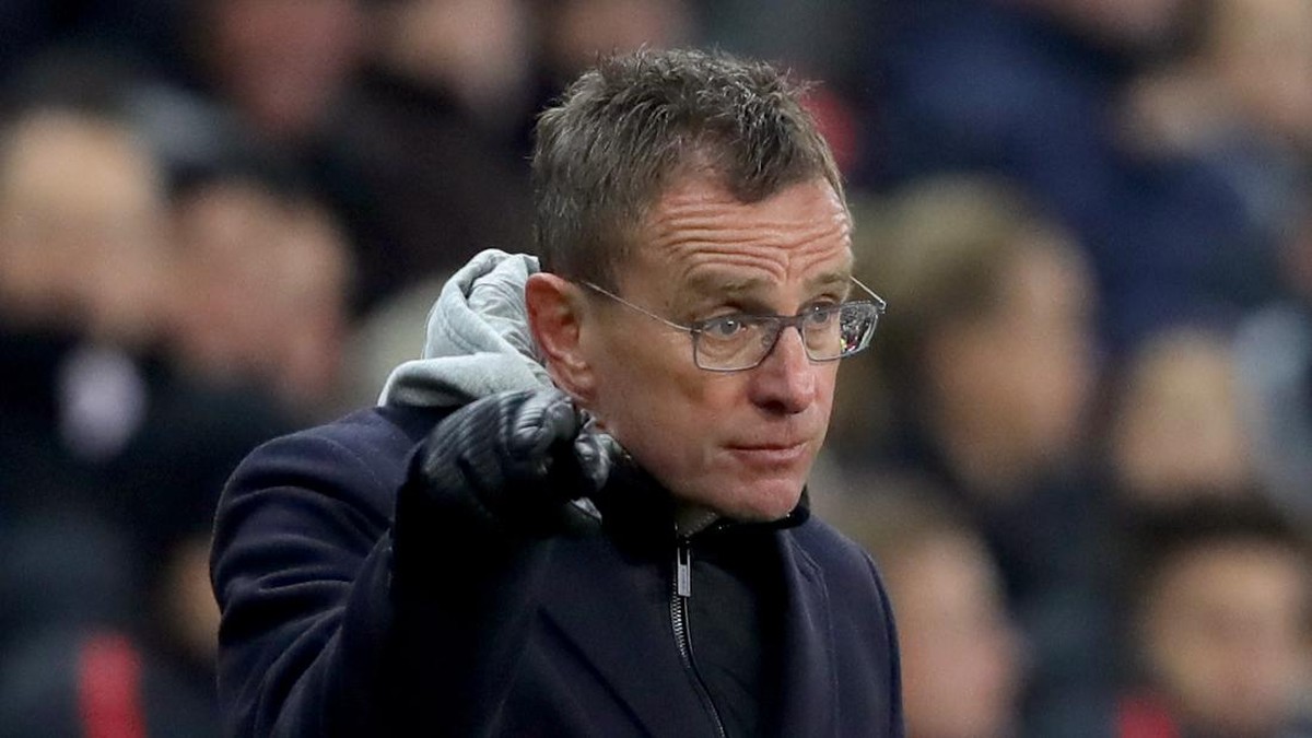 Rangnick batal direkrut jadi pelatih Milan. Foto: Alexander Hassenstein/Getty Images