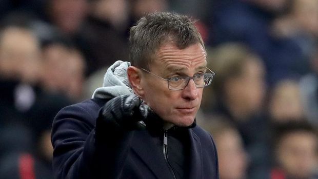 SALZBURG, AUSTRIA - NOVEMBER 29:  Ralph Rangnick, head coach of Leipzig reacts during the UEFA Europa League Group B match between RB Salzburg and RB Leipzig at  on November 29, 2018 in Salzburg, Austria.  (Photo by Alexander Hassenstein/Getty Images)
