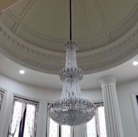 Di atasnya, terdapat kubah besar nan megah. Menariknya, kubah tersebut dihiasi ukiran ayat suci Alquran. (Foto: YouTube/Baim Paula)