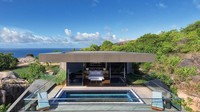 Kalau ada traveler tajir yang mau boleh rumah di sini juga diperbolehkan. Harga belinya lebih fantastis, mencapai 4,9 juta Euro atau setara Rp 79 Miliar. (dok. Six Senses)