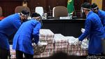 Ini Tumpukan Uang Rp 97 M yang Disita dari Honggo Wendratno