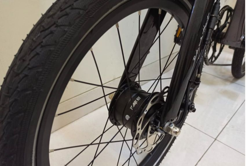 Alat yang menjadikan sepeda biasa menjadi sepeda listrik dengan menggunakan Micro Hub. Atau Modifikasi sepeda normal menjadi sepeda listrik.