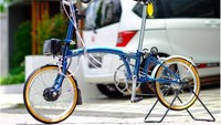 Alfred Andreas dari Goes-on Bosbattery mengatakan Bosbaterry saat ini memiliki dua pilihan alat yang bisa mengubah sepeda konvensional atau normal menjadi sepeda listrik. Dengan bantuan motor kecil yang ditenagai listrik, para pesepeda bisa melaju hingga maksimal 30 km tanpa mengayuh pedal.