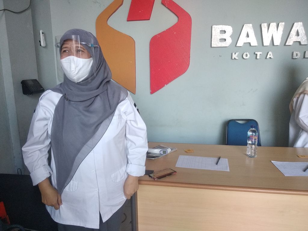 Anggota Bawaslu Depok Jalani Rapid Test