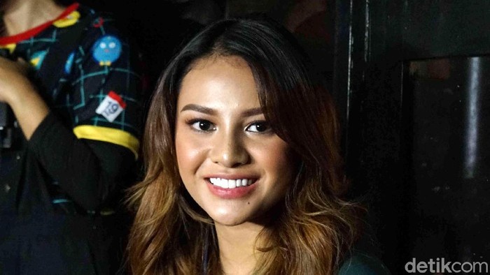Aurel Hermansyah Aurel Hermansyah saat ditemui di kawasan Trans TV.