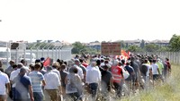 Sementara serikat buruh yang berhaluan keras di Prancis menyebut langkah Airbus itu sebagai vandalisme industri dan mereka siap menentang PHK besar-besaran tersebut.