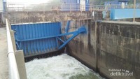 Pintu air bendung Gerak Serayu.