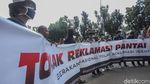 Demo Reklamasi Ancol, Mahasiswa Bakar Ban di Depan Balai Kota