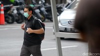 KPK menyebut selama 2011 sampai 2018, keenam perusahaan mitra/agen itu mendapat pembayaran dari PT Dirgantara Indonesia (Persero) sekitar Rp 205,3 miliar dan USD 8,65 juta. Kemudian, ada sejumlah pejabat PT DI, termasuk Budi dan Irzal, yang meminta sejumlah uang ke enam mitra/agen tersebut. Total uang yang sudah diterima senilai Rp 96 miliar. KPK menduga perbuatan tersangka mengakibatkan kerugian negara sebesar Rp 205,3 miliar dan USD 8,65 juta atau setara dengan Rp 125 miliar. Jika ditotal, kerugian negara dalam kasus itu diduga mencapai Rp 330 miliar.