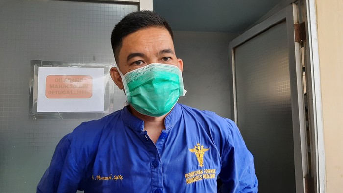 dokter forensik di RS Bhayangkara, Kompol Mansuri  (Raja Adil-detikcom)