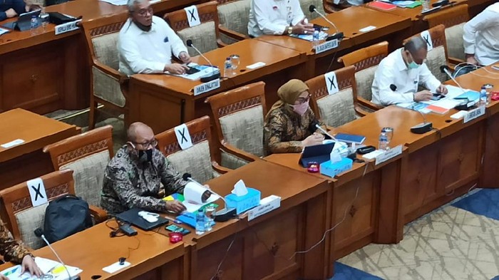 DPR Panggil Menaker Bahas Nasib Pekerja Terimbas Corona