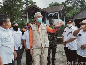 Ganjar Minta Warga di 3 Daerah Jateng Ini Siaga Ancaman Erupsi Merapi