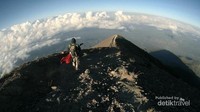 Pasca Bule AS Tewas, Jalur Pendakian Gunung Agung Ditutup Sementara