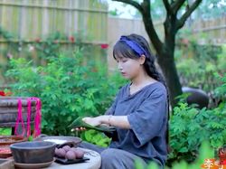 Misteri Hilangnya YouTuber China Li Ziqi yang Pecahkan Rekor Dunia