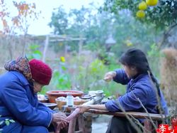 Fakta Menarik Li Ziqi, YouTuber Desa Menawan Pemecah Rekor Dunia