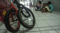 Sarjoko menjelaskan, pembebasan biaya sewa Rusunawa itu dimulai sejak (13/4) hingga Keppres RI Nomor 12 Tahun 2020 dicabut. Ketentuan penghapusan keringanan retribusi daerah dan/atau penghapusan sanksi administratif juga tertuang dalam Pergub Nomor 61 Tahun 2020 Pasal 2.