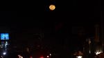 Indahnya Bulan Purnama Stroberi di Langit Bandung